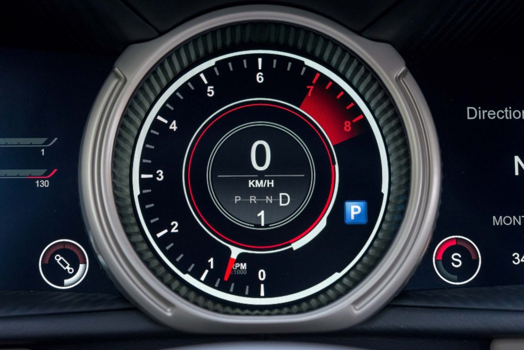 2017-Aston-Martin-DB11-instrument-cluster-gauge-02