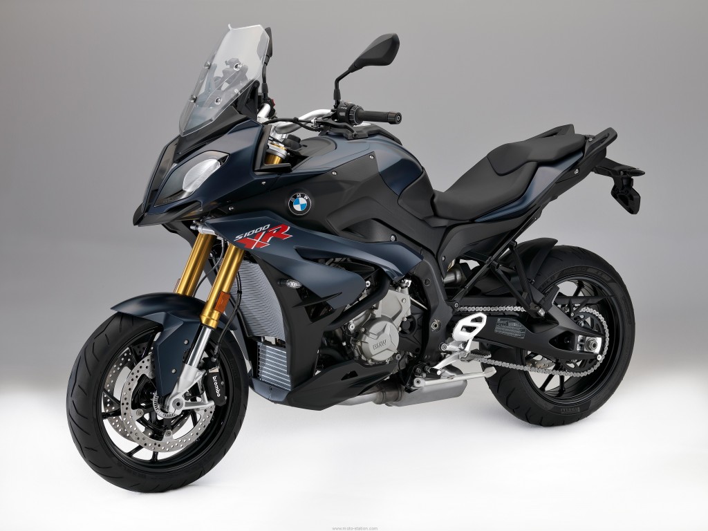 BMW-S1000XR-2017-Euro4-16